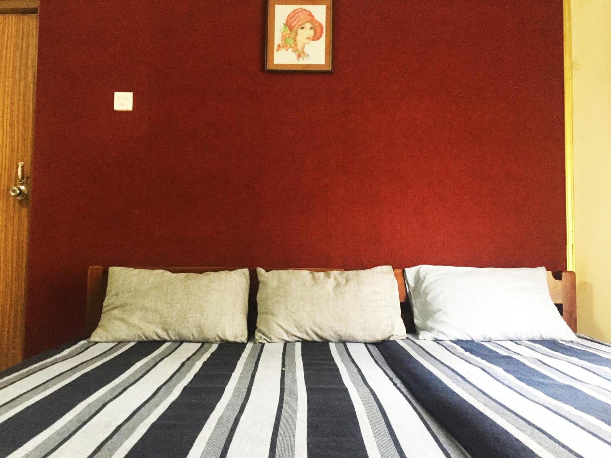 Mccarthy Guesthouse แคนดี้ ภายนอก รูปภาพ