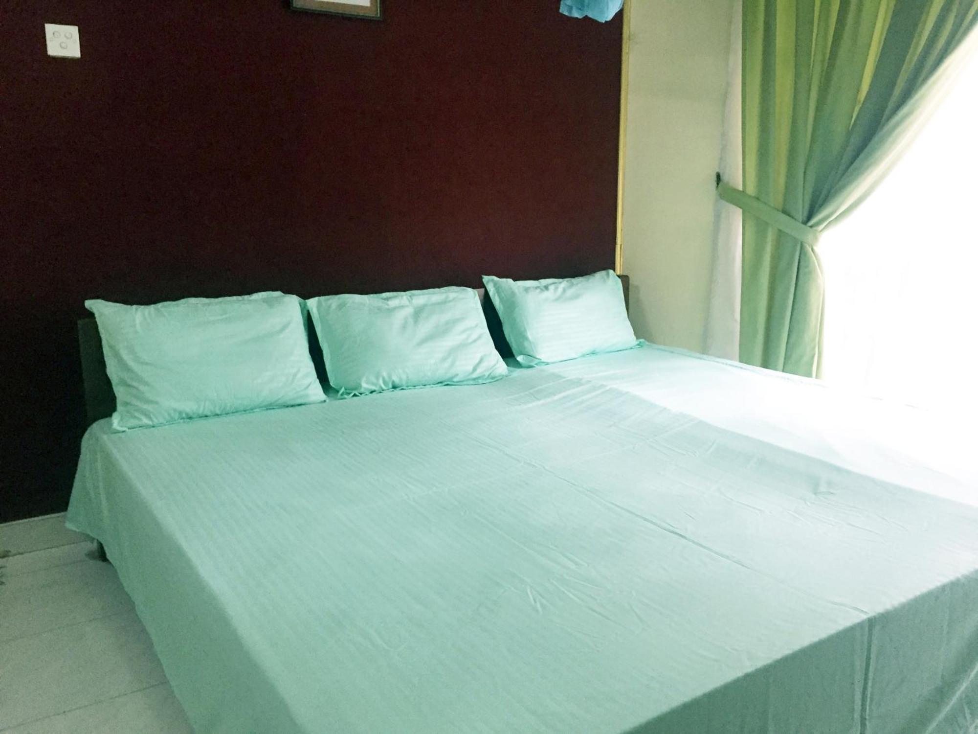 Mccarthy Guesthouse แคนดี้ ภายนอก รูปภาพ
