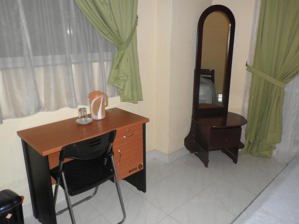 Mccarthy Guesthouse แคนดี้ ห้อง รูปภาพ